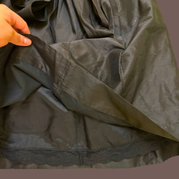 Vintage Trina Turk Women’s Black 100% Silk A-Line Bow Skirt Size M - Picture 3 of 5